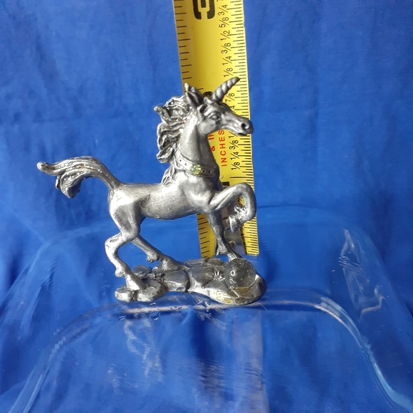 Unicorn Vintage Figurine With Crystal Ball & Green Stone Very Detailed Vintage - Picture 2 of 16